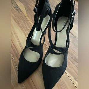 NEW Nine West Black Strappy Pointed-Toe Heels black suede 6.5 rare find